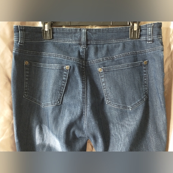 Chico's Denim Cropped Jeans - Gold Zipper Pockets - Picture 6 of 10